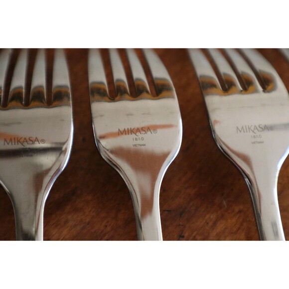 Lot 4x Mikasa Bravo Stainless Satin / Glossy Tines Vietnam Dinner Forks 8.3" - Picture 4 of 11